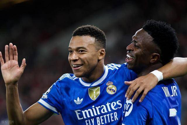 北京首钢训练开放日，窗口期门线救险引欢呼，欧冠在即，身体对抗强度拉满(北京首钢第一次夺冠)-雷竞技官方在线