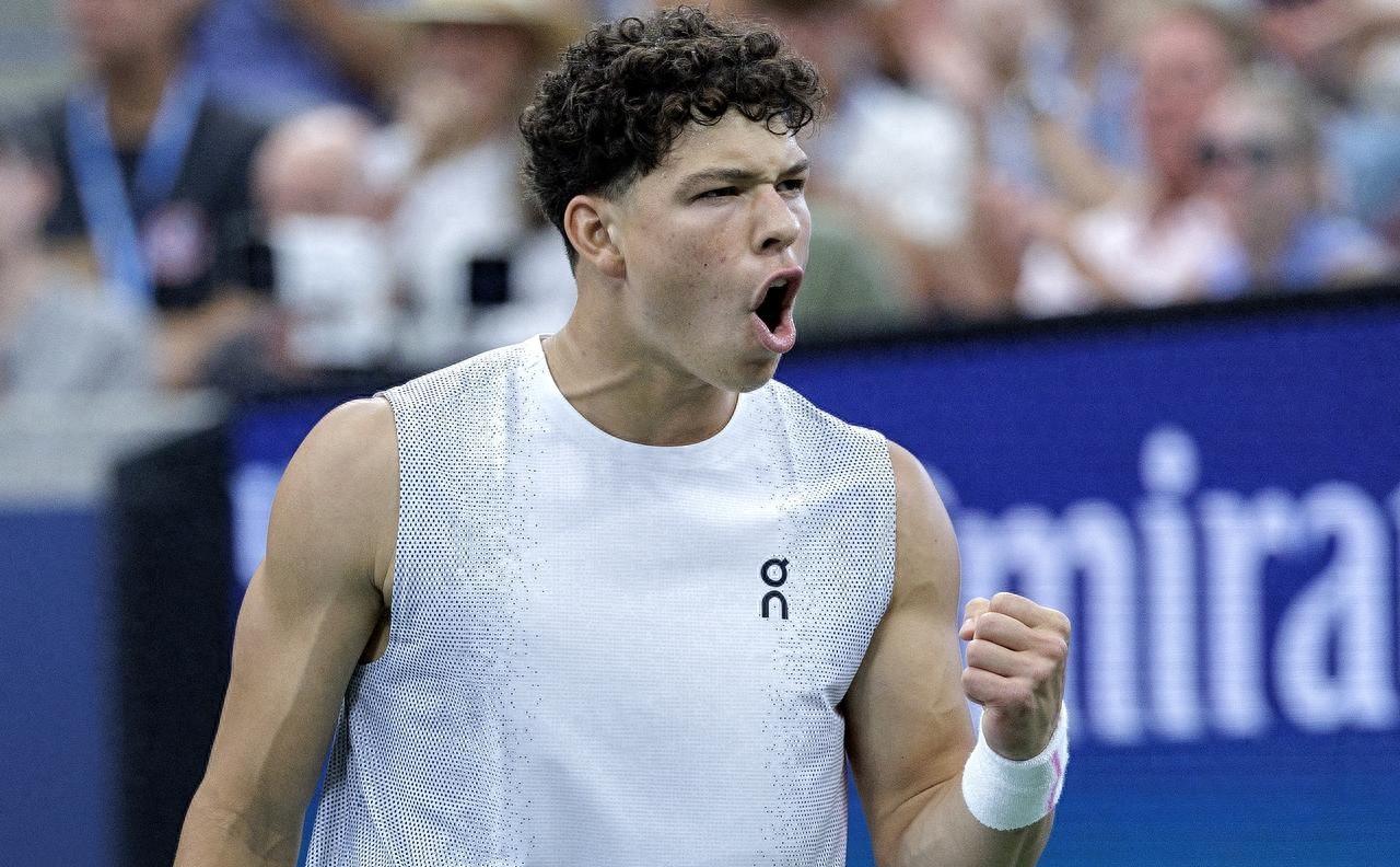 包含离谱！今晚波尔图单刀错失孟菲斯灰熊队长鼓劲备战英超，皇家马德里围绕葡超完成体检的词条-雷竞技体育网站